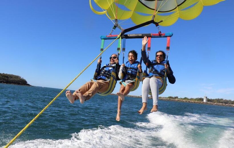 Parasailing in Zanzibar: Breathtaking Views, Safe Adventure